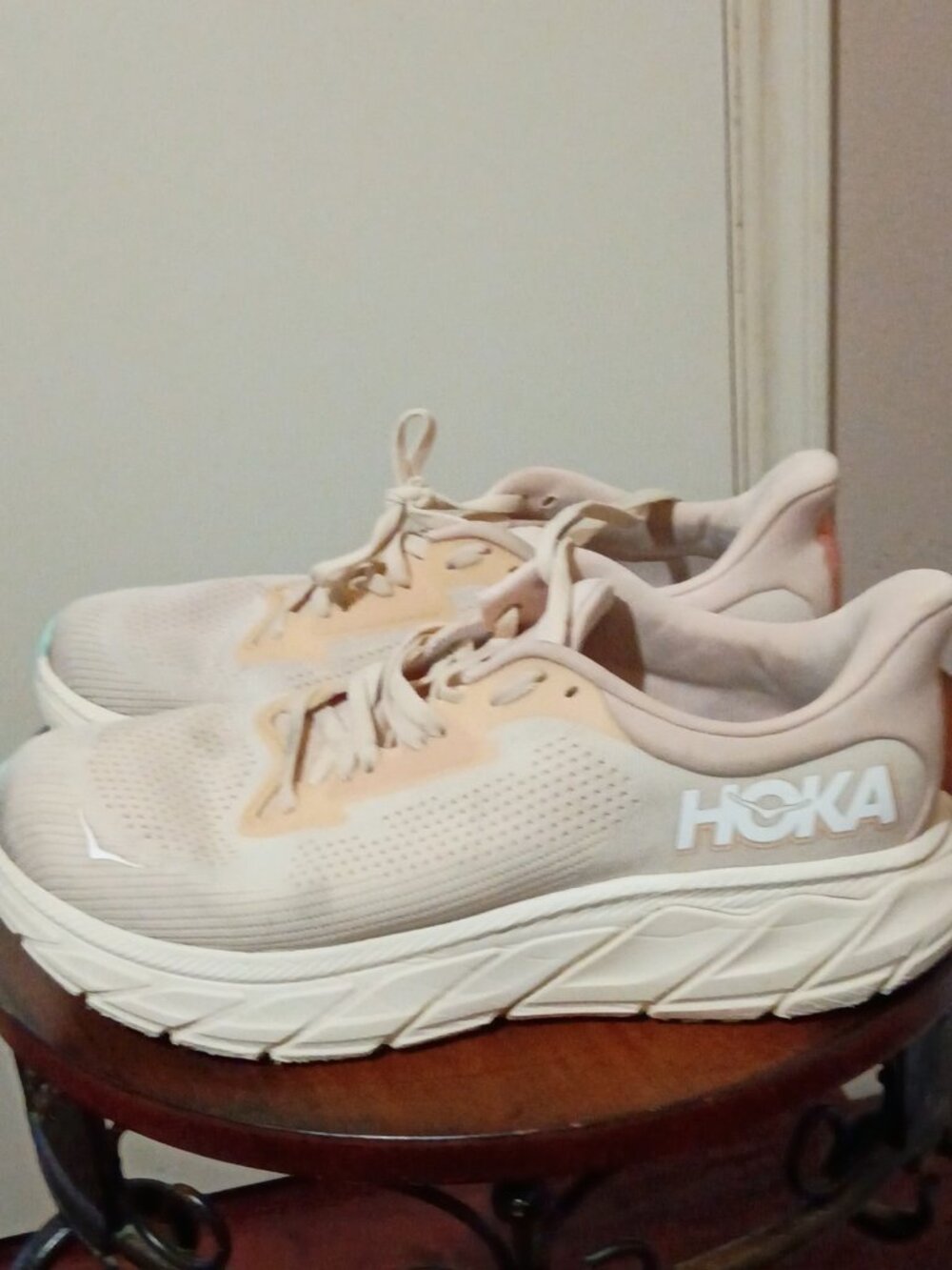 Hoka One One Arahi 7 Vanilla Cream Orange Running Shoes Women's Size 11D - Picture 9 of 13